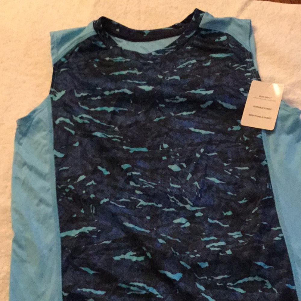 Sleeveless tee